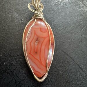 Elegant Gold and Red Pendant Necklace